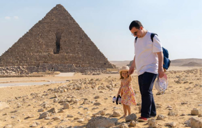 Private Giza Pyramids & Egyptian Museum Tour with Sphinx