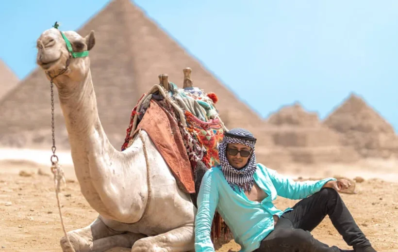 Cairo Day Trip from Hurghada by Bus: Pyramids, Sphinx and GEM