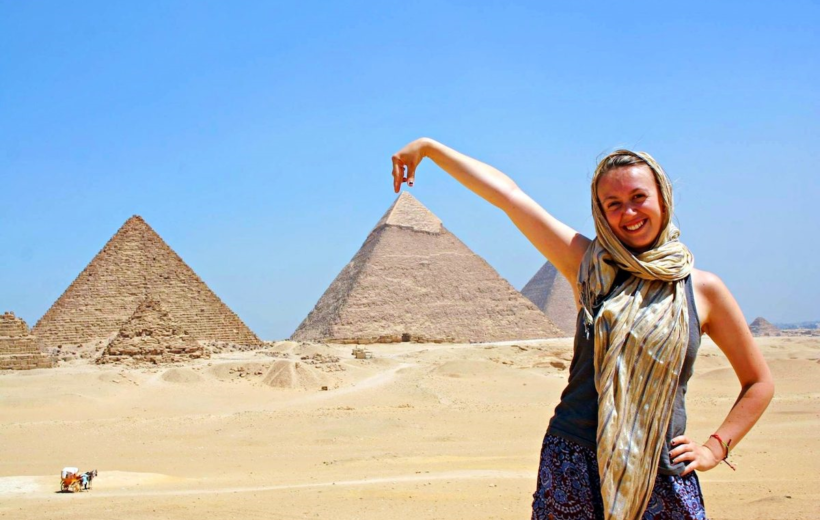 2-Day Private Cairo Tour: Pyramids, GEM, Saqqara & Old Cairo